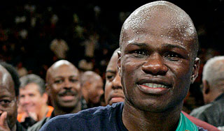 На бензоколонке убит чемпион мира по боксу На бензоколонке убит чемпион мира по боксу