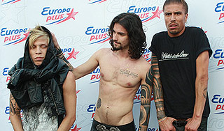 Quest Pistols разделись перед поклонницами Quest Pistols разделись перед поклонницами