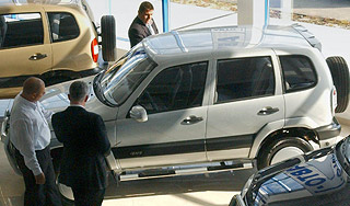 Автодилеры продолжают снижать цены Автодилеры продолжают снижать цены