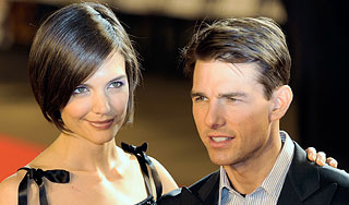 Жена Тома Круза едва не сгорела в машине Жена Тома Круза едва не сгорела в машине