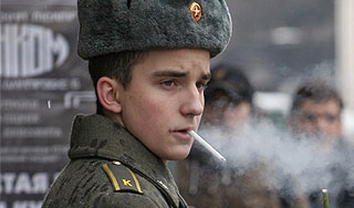 Военным сигареты заменят на сахар Военным сигареты заменят на сахар