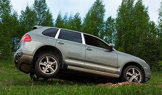 Тест-драйв Porsche Cayenne Turbo в болоте Тест-драйв Porsche Cayenne Turbo в болоте