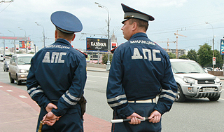 Пьяная автомобилистка покусала инспектора Пьяная автомобилистка покусала инспектора