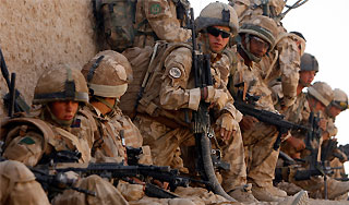 Британская армия толстеет и ленится Британская армия толстеет и ленится