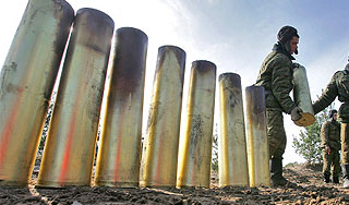 На подмосковную деревню упал снаряд На подмосковную деревню упал снаряд