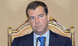 Медведев напомнил Саркози о войне 08.08.08 Медведев напомнил Саркози о войне 08.08.08