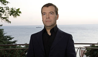 Медведев отказался направлять посла в Киев Медведев отказался направлять посла в Киев