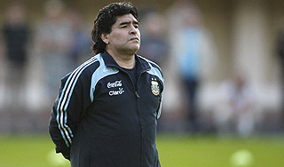 Марадона показал свой нрав в Москве Марадона показал свой нрав в Москве