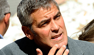 Джордж Клуни развернул борьбу с папарацци Джордж Клуни развернул борьбу с папарацци