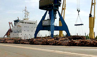 Российский корабль спас экипаж Arctic Sea Российский корабль спас экипаж Arctic Sea