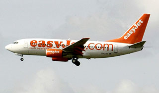 Дым в салоне эвакуировал пассажиров Airbus Дым в салоне эвакуировал пассажиров Airbus