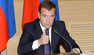Медведев поддержал российскую демократию Медведев поддержал российскую демократию