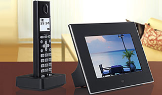 Sharp скрестил телефон с фоторамкой Sharp скрестил телефон с фоторамкой