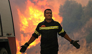 Огонь уничтожает греческие земли Огонь уничтожает греческие земли