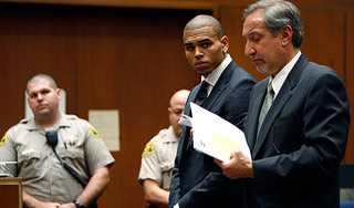 Крис Браун наказан за избиение Рианны Крис Браун наказан за избиение Рианны