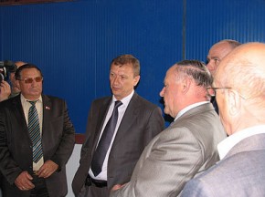 Губернатор открывал бассейн-призрак