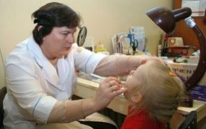 Школьников, побывавших на заграничных курортах, проверят на свиной грипп