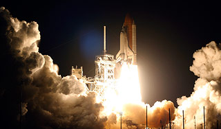 NASA запустило Discovery в космос NASA запустило Discovery в космос