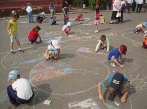 В Брянске объявлены конкурс детских рисунков и плакатов