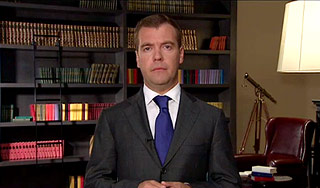 Медведев поздравил школьников с 1 сентября Медведев поздравил школьников с 1 сентября