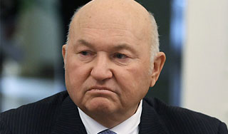 Лужков советует отказаться от долларов Лужков советует отказаться от долларов