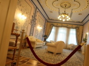 Слуги народа экономят только на хозяине