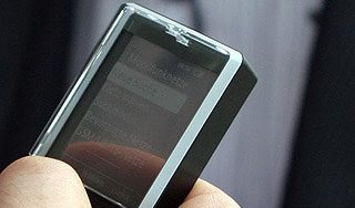 Sony показала "стеклянный" смартфон Sony показала "стеклянный" смартфон