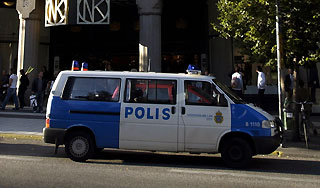 Ребенок упал на прохожего с седьмого этажа Ребенок упал на прохожего с седьмого этажа