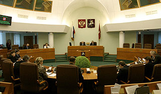 Москва увеличивает бюджетные расходы Москва увеличивает бюджетные расходы