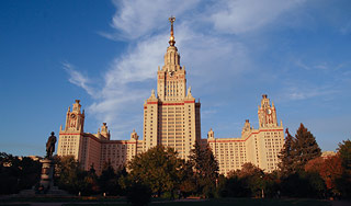 МГУ и СПбГУ получают особый статус МГУ и СПбГУ получают особый статус