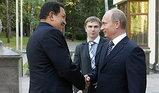 Чавес поможет рублю занять место доллара Чавес поможет рублю занять место доллара