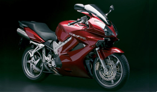 Мотоцикл Honda получил двойное сцепление Мотоцикл Honda получил двойное сцепление
