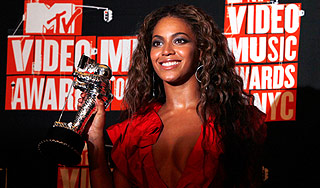 Певица Бейонсе победила Леди Гагу Певица Бейонсе победила Леди Гагу