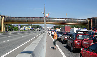 Немцы проводят в пробках 535 тысяч лет Немцы проводят в пробках 535 тысяч лет