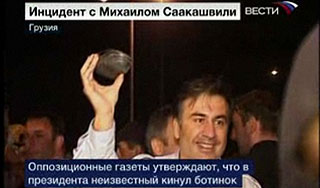 Саакашвили отомстил за удар в голову Саакашвили отомстил за удар в голову