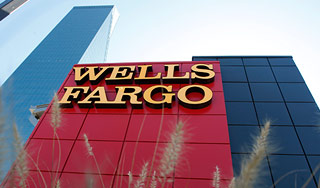 Топ-менеджера уволили за вечеринки Топ-менеджера уволили за вечеринки