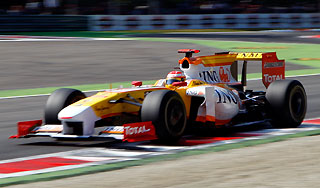 Болиды Renault устроят гонку по улицам Сочи Болиды Renault устроят гонку по улицам Сочи