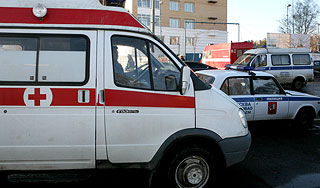 Водитель джипа обстрелял "скорую помощь" Водитель джипа обстрелял "скорую помощь"