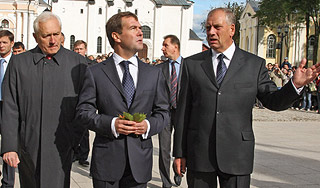 Медведев хочет развивать интернет-туризм Медведев хочет развивать интернет-туризм