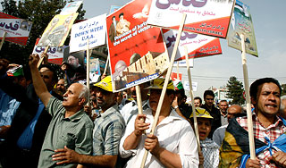 В Иране напали на лидера оппозиции В Иране напали на лидера оппозиции