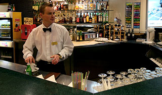 В москвоских аэропортах запретят пить В москвоских аэропортах запретят пить