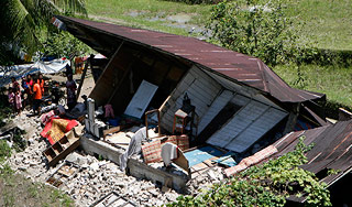 Россияне терпят бедствие в Индонезии Россияне терпят бедствие в Индонезии