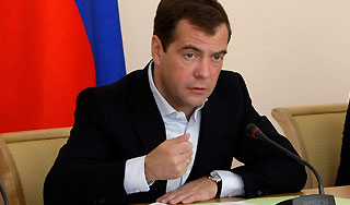 Медведев назвал правильную цену нефти Медведев назвал правильную цену нефти