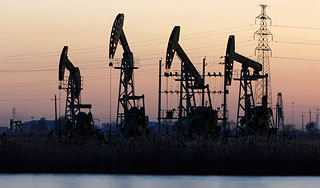 Россия поставила новый рекорд добычи нефти Россия поставила новый рекорд добычи нефти