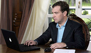 Медведев оценил аромат блогосферы Медведев оценил аромат блогосферы