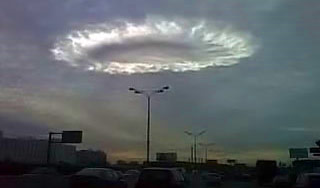 Москву удивило загадочное облако Москву удивило загадочное облако