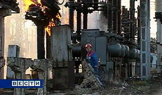 В Москве загорелась энергоподстанция В Москве загорелась энергоподстанция