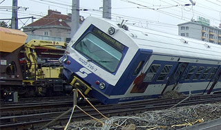 В Вене столкнулись электричка и поезд В Вене столкнулись электричка и поезд