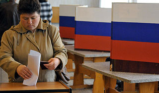 Россияне выбирают местные власти Россияне выбирают местные власти