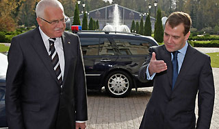 Медведев рассказал о заговорах Медведев рассказал о заговорах